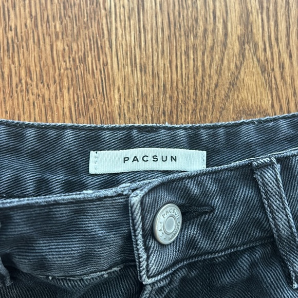PACSUN BLACK DISTRESSED DENIM SHORTS - Picture 2 of 2
